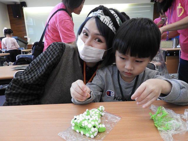 大人小孩一起黏土DIY