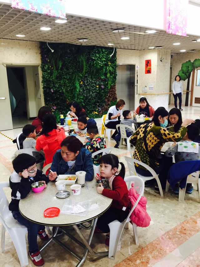 開心吃午餐